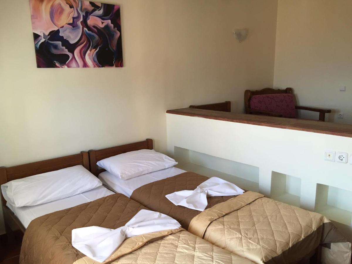 Toulipa Rooms Agia Ermioni Exterior foto