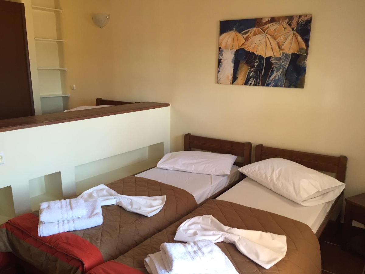 Toulipa Rooms Agia Ermioni Exterior foto