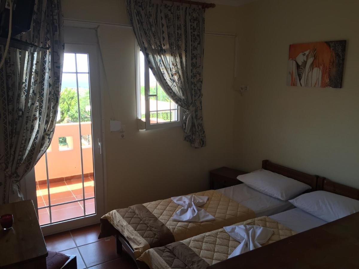 Toulipa Rooms Agia Ermioni Exterior foto